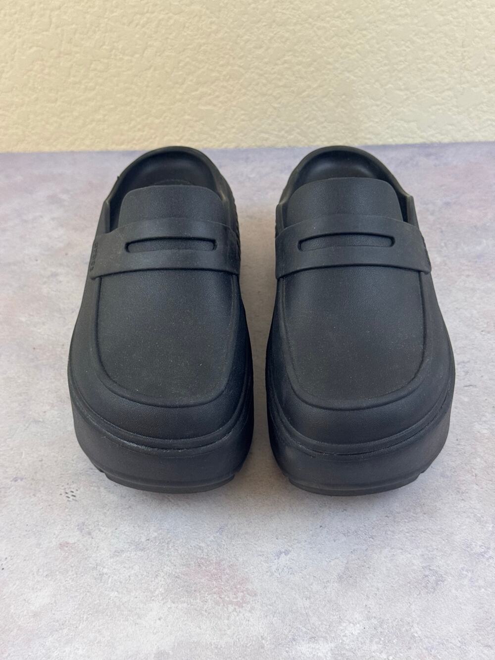 Crocs Stomp Platform Loafer Shoes W8/M6 Black Slip-On Goth Mule Classic Witchy